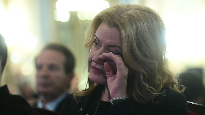 DETALJ KOJI JE SVIMA PROMAKAO: Evo šta je uradila Vujoševićeva sestra kad je Ostoja počeo da drži govor