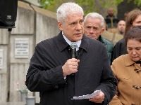 Boris Tadić zaplakao na Duletovoj sahrani: "Nadam se da će jedna ulica poneti njegovo ime"