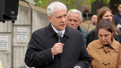 Boris Tadić zaplakao na Duletovoj sahrani: "Nadam se da će jedna ulica poneti njegovo ime"
