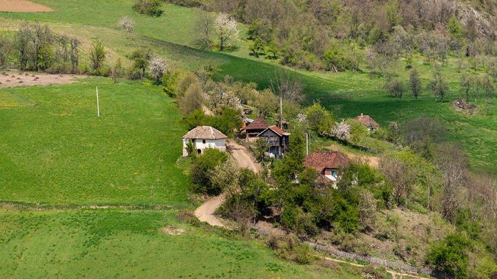 Foto-robot srpskog sela: Manje ljudi, manje stoke, sve stariji domaćini