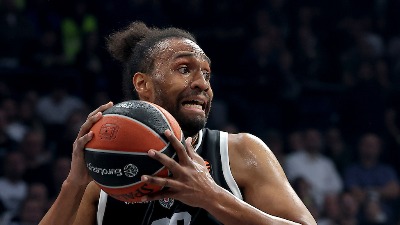 Džabari Parker žestoko udario po Ostoji: "Da li vi gledate košarku?"