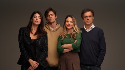 KAD VEČERA POSTANE OGLEDALO ISTINE: Nova HIT PREDSTAVA Teatra na brdu "Ljudi odozgo" premijerno 21. aprila