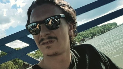 Naš glumac otišao na selo i promenio život iz korena: Gaji svinje, ovce i kokoške i razvio unosan biznis (FOTO)