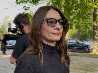 Anja Mandić za DIREKTNO: "Nisam neko ko će da pohrli da kupi nešto što mi ne stoji zato što je u trendu" (VIDEO)