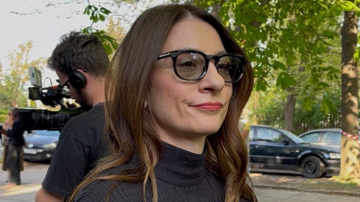 Anja Mandić za DIREKTNO: "Nisam neko ko će da pohrli da kupi nešto što mi ne stoji zato što je u trendu" (VIDEO)