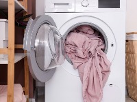 Greška koju mnogi prave: Nikako ne perite posteljinu na 40 stepeni — ovo je idealna temperatura tokom sezone alergija