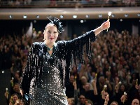 Publika se vraća „Seansi“: Osmo izvođenje Sandre Silađev u MTS dvorani