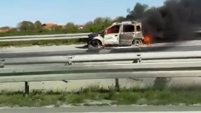 DRAMA na "Milošu Velikom": Izgoreo automobil (VIDEO)