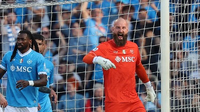 Vanja Milinković Savić održavao Napoli u životu, ali uzalud: Odbranio penal, ništa nije pomoglo (FOTO)