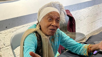 Prva crna BBC novinarka Barbara Blejk Hana za DIREKTNO: "Poznavala sam Boba Marlija i Mika Džegera" (INTERVJU)