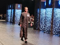 DIREKTNO na reviji o kojoj svi pričaju: Boško Jakovljević pretvorio Belgrade Fashion Week u spektakl, moda koja se ne nosi, već živi