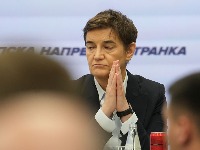 "Napravili ste od mladih sektu": Brnabić se obrušila na Đokića, Sinanija...