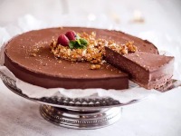 Čokoladna torta od 2 sastojka: kremasta poslastica bez pečenja koja uspeva baš svima