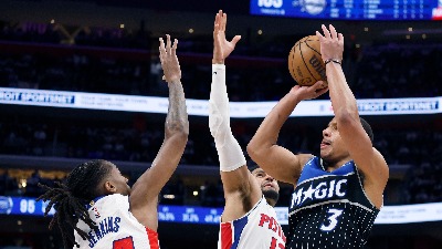 Orlando šokirao Pistonse i napravio brejk, Sparsi ubedljivi protiv Portlanda (VIDEO)