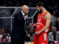 Sramotan poraz Zvezde u Čajetini: Kalinić pesničio protivničkog igrača, Obradović "digao ruke" (VIDEO)
