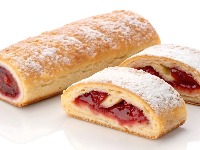 Starinski kolači koji vraćaju u detinjstvo: Štrudlice sa pekmezom po bakinom receptu