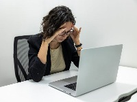 Sindrom kompjuterskog vida: Tiha posledica života pred ekranom