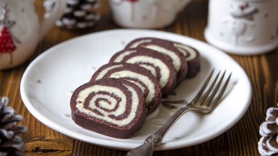 Rolat sa kokosom bez pečenja: Toliko ukusan da nestaje odmah sa stola 