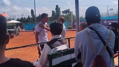Skandal u Rimu: Bosanski teniser hteo da se obračuna sa navijačem (VIDEO)