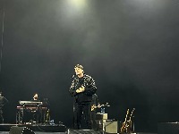 Suze u Sava centru: Boris Novković “oživeo” očev hit – „Takav je život“ 