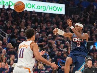 Šej brojao do 37 u pobedi Oklahome, Detroit razbio Orlando i izjednačio u plej-ofu (VIDEO)