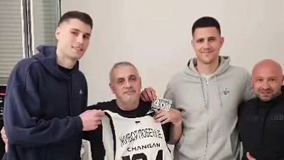 Sašu je oživljavao navijač Partizana usred utakmice i oproštaja od Duleta: Sada mu je u bolnicu stiglo najlepše iznenađenje (VIDEO)