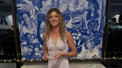 Divna završila u bolnici, ustala u bolovima, ali je morala da izađe na teren: Teniserka je na kraju pobedila (FOTO) 