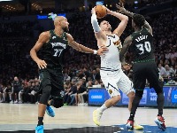 Težak poraz Denvera u Minesoti: Jokićevo veče za zaborav, "vukovi" očitali lekciju Nagetsima (VIDEO)