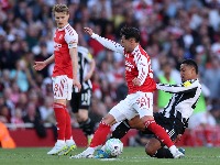 Ružno je, nikome se ne sviđa, ali njima radi posao - Arsenal srušio Njukasl i ostao u trci za titulu