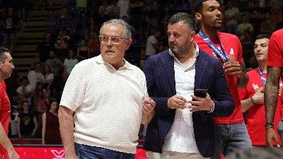 Posrtanje KK Crvena zvezda: Od "kupujmo" do "sklonimo" domaće