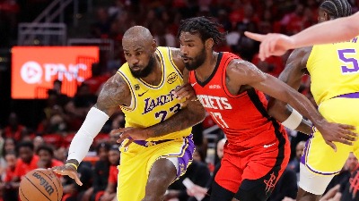 NBA: Lebron zablistao u Hjustonu, San Antonio slavio bez Vembanjame (VIDEO)