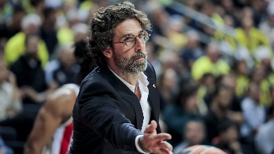 U najmanju ruku čudne reči Tomislava Tomovića: "Crvena zvezda radi vrhunski posao"