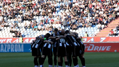 Fudbaler Partizana posle meča kao dete srećan zbog dresa rivala: Šta li će na ovo reći "grobari"? (VIDEO)