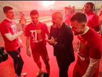 Sa Zvezdom slavi i otpisani as - ponašao se kao da želi da pređe u golmane (FOTO/VIDEO)