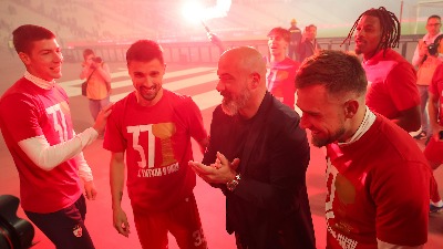 Sa Zvezdom slavi i otpisani as - ponašao se kao da želi da pređe u golmane (FOTO/VIDEO)