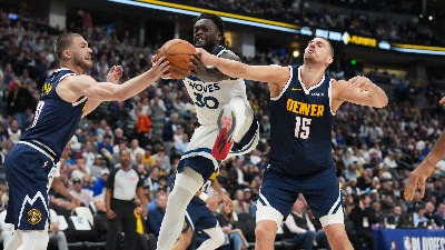 (VIDEO) Ova scena obilazi planetu: Pogledajte šta je Jokić uradio na kraju utakmice, igračima Minesote ništa nije bilo jasno