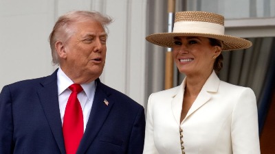 BLAM PRED KRALJEM: Tramp pričao o braku - Melanija bez osmeha!