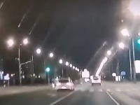 KAMIKAZA na NBG: Novi snimak divljanja na putu (VIDEO)