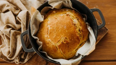 Domaći hleb bez kvasca od samo 5 sastojaka: Iznutra mekan kao duša, spolja savršeno hrskav