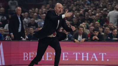 (VIDEO) Pogledajte pozdrav Obradovića i Penjaroje, svi bruje o reakciji trenera Zvezde