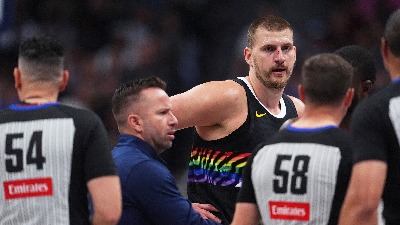 Upaljen alarm - Jokić je povređen: Ostaće bez nagrada ove sezone?