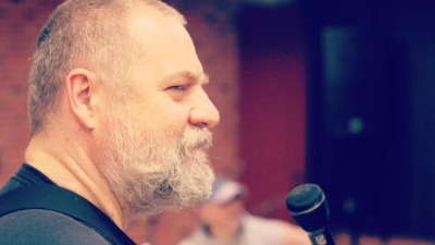 DVE DECENIJE U PAKLU DROGE I PUTU KA SVETLU: Ispovest Nikole Pejakovića Kolje o heroinu, veri i preokretu života!