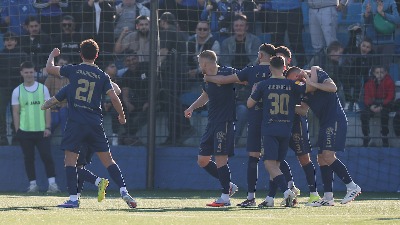 Auuu, kakav komičan autogol Elšnika! Mateus u neverici posle poteza Slovenca (VIDEO)