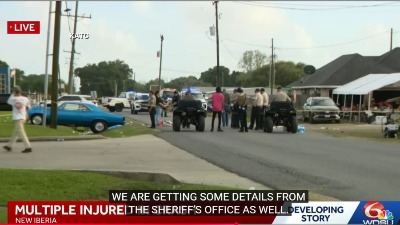 HOROR U SAD Autom uleteo među ljude, veliki broj povređenih (VIDEO)