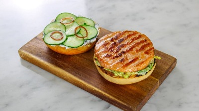 Zlaćani riblji burgeri – brz i ukusan obrok