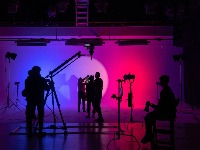 Od skromnih plata do ogromnih honorara: Srpski glumci danas zarađuju i po 3.000 evra dnevno