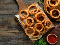 Napravite "onion rings" kod kuće: Evo kako da budu sočni i hrskavi