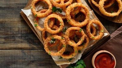 Napravite "onion rings" kod kuće: Evo kako da budu sočni i hrskavi