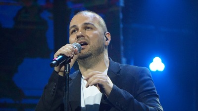 "Tražio sam razlog da preživim": Potresna ispovest našeg pevača koji je kao tinejdžer ostao bez oca