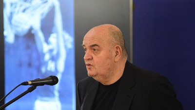 Oglasio se Obradović o Vujoševiću: Oblikovao me kao čoveka, uveo me u svet umetnosti